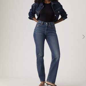 Levi’s 501 28x30 curve button fly straight leg jeans Cold summer dark wash